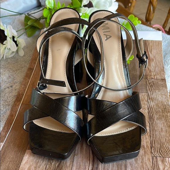 MIA Black Block Heel Sandals with Ankle Strap - Picture 8 of 8